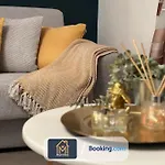 Beautiful Apartment Next To Lgi By Movida Property Group Short Lets & Serviced Accommodation