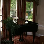 Haley\'S Hotel