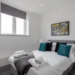 Charming 1 Bed Apartment In Leeds