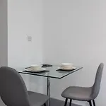 Amazing 1 Bedroom Apartment Leeds
