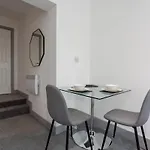 Amazing 1 Bedroom Apartment Leeds