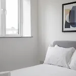 Contemporary 1 Bedroom Apartment Leeds