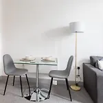Contemporary 1 Bedroom Apartment Leeds