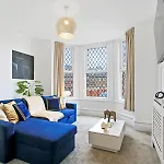 Home In Woodhouse, Leeds