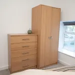 Corporate-Friendly 2Br Apartment In Leeds, Near Kirkstall Shopping Centre