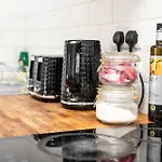 Corporate-Friendly 2Br Apartment In Leeds, Near Kirkstall Shopping Centre