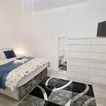 Cosy And Tranquil Home, Free Wifi, Parking