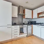 King Penthouse Apt View&Free Parking!