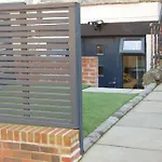 Self Contained Studio Apartment In Burley, Leeds