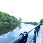 Leeds Haven Niche 1 2 Bedroom Apartments With Cityscape Views By Belvilla