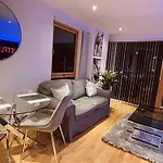 Deluxe City Apt Riverside Free Parking No Balcony