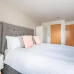 Stunning City Centre Water Views 2 Bed 2 Bath Free Parking