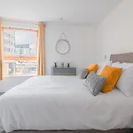 Stunning City Centre Water Views 2 Bed 2 Bath Free Parking