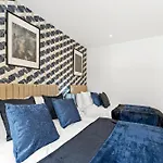 Stunning Large Leeds Apartment - Parking