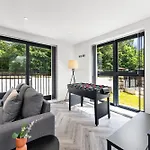 Stunning Large Leeds Apartment - Parking