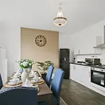 Home In Woodhouse, Leeds