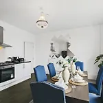 Home In Woodhouse, Leeds
