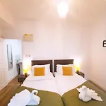 Studio Apt \