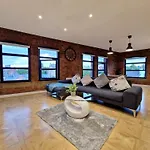 Aire Apartments New York Styled Luxury Apartments