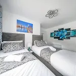 16Fm For Your Relaxed & Cosy Stay With Free Parking And Free Wifi
