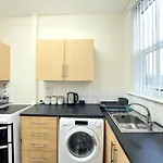 Cosy Home In Leeds, Free Wifi