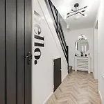 Luxury City Centre Home With Free Parking