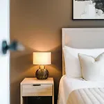 Stylish Leeds City Centre Flat - Free Parking