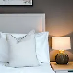 Stylish Leeds City Centre Flat - Free Parking