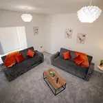 Stylish 3-Bedroom Townhouse In Leeds: Ideal For Leisure & Corporate Stays