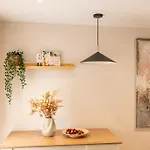 Modern Apartment - Leeds City Centre