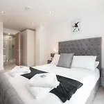 Luxury 2-Bedroom Apartment In Leeds City Centre Close To All Attractions