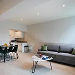 Apt 26, Stylish 1-Br With Soothing Green Tones