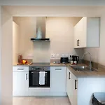 Apt 26, Stylish 1-Br With Soothing Green Tones