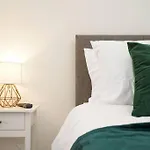 3 Bedroom Home With Free Parking