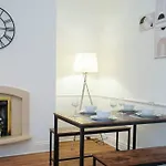 3 Bedroom Home With Free Parking