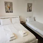 Homebird Property - Conway House