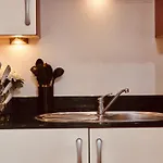 Riverside Leeds Dock Apt Free Secure Parking