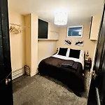 Close To Leeds Centre - The Snug Apartment