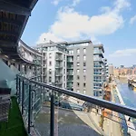 King River Canal View& Free Secure Parking!