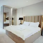 3-Story Townhouse - Sleeps 8