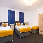 Spacious Apartment Close To City Centre With Free Secure Parking