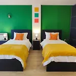 Duplex Apartment In Leeds With King Size Bed - Long Stay Rates Available