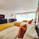 Duplex Apartment In Leeds With King Size Bed - Long Stay Rates Available