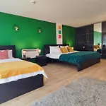 Duplex Apartment In Leeds With King Size Bed - Long Stay Rates Available
