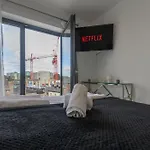 Luxury 3-Bed, 3-Bath Penthouse - Leeds City Centre - Underground Parking