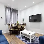 4 Bed House- Near Leeds City- Group Stays, Fits 10