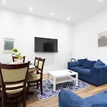 4 Bed House- Near Leeds City- Group Stays, Fits 10