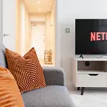 2-3 Bedroom Apartment- Long Term Stay Rates- Contractors-Professionals