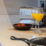 2 Bedroom Flat - Long Term Stay Rates- Contractors-Professionals-Relocation