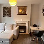 One Bedroom Apartment- Bec Chambers Ls